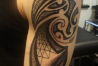 37 Oberarm Tattoo Ideen Fr Mnner Maori Und Tribal Motive regarding dimensions 750 X 1080