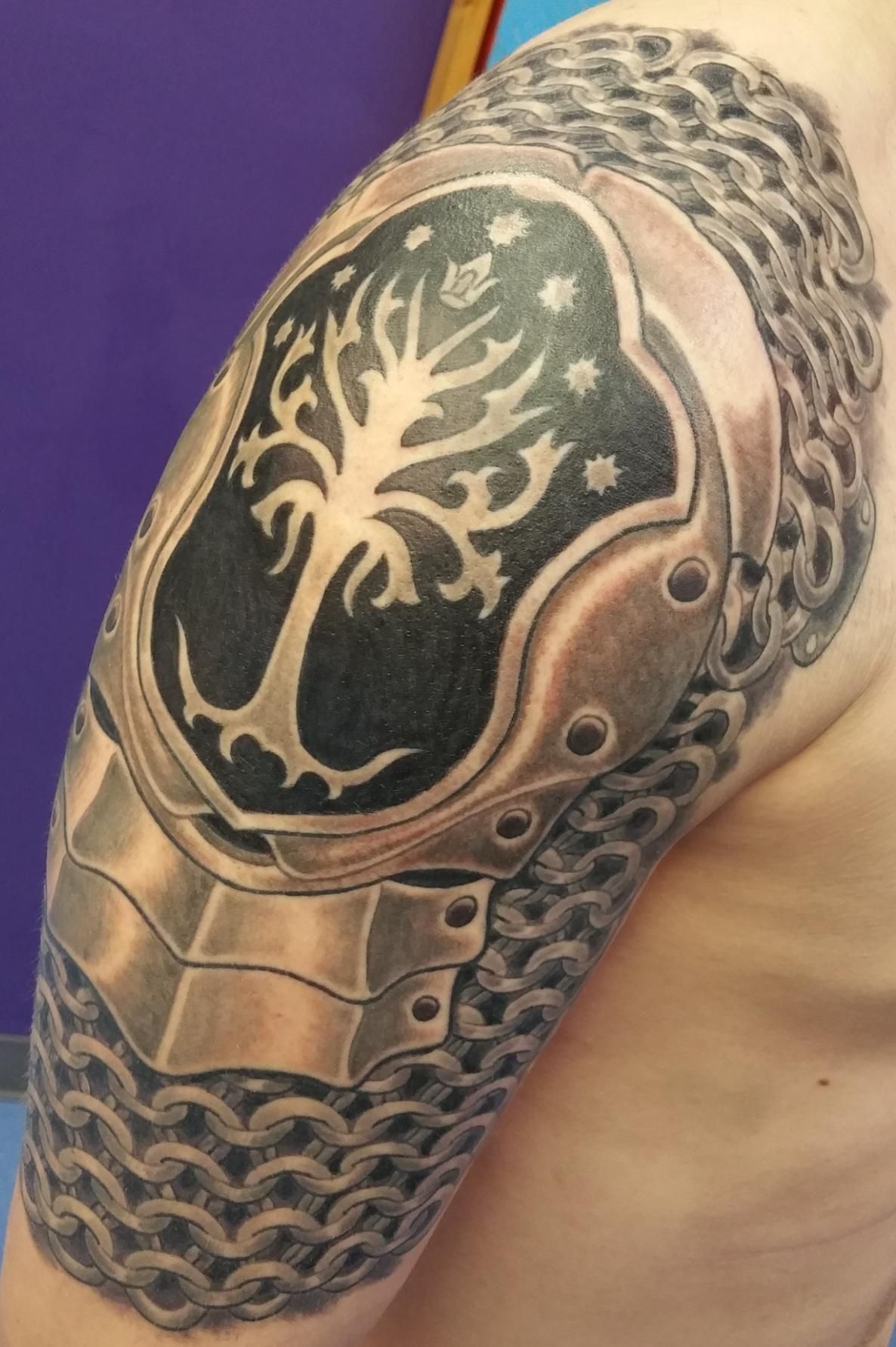 Final Session For My Pauldron On Chainmail Piece W Lotr Theme Done for proportions 1186 X 1782