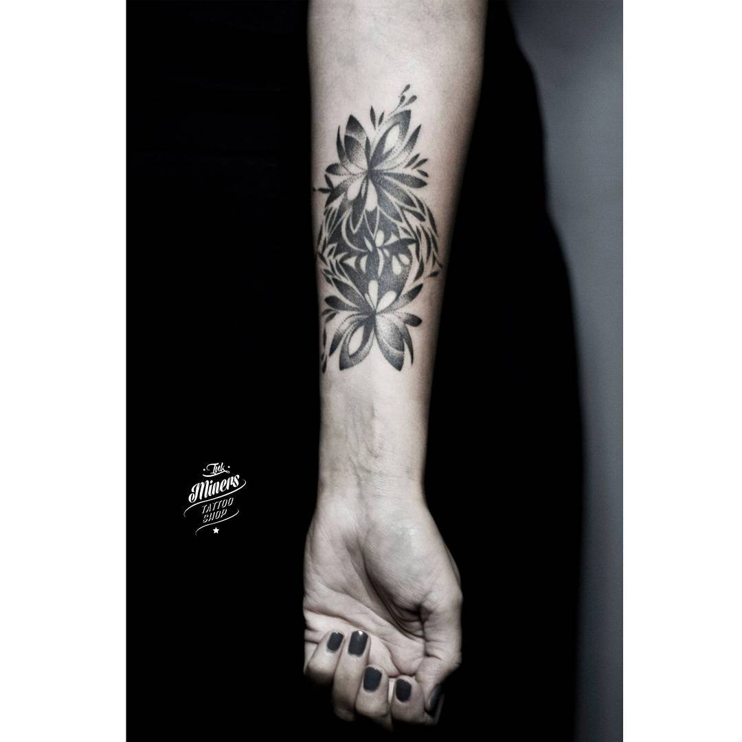 Flower Arm Tattoo Best Tattoo Ideas Gallery throughout proportions 1080 X 1080