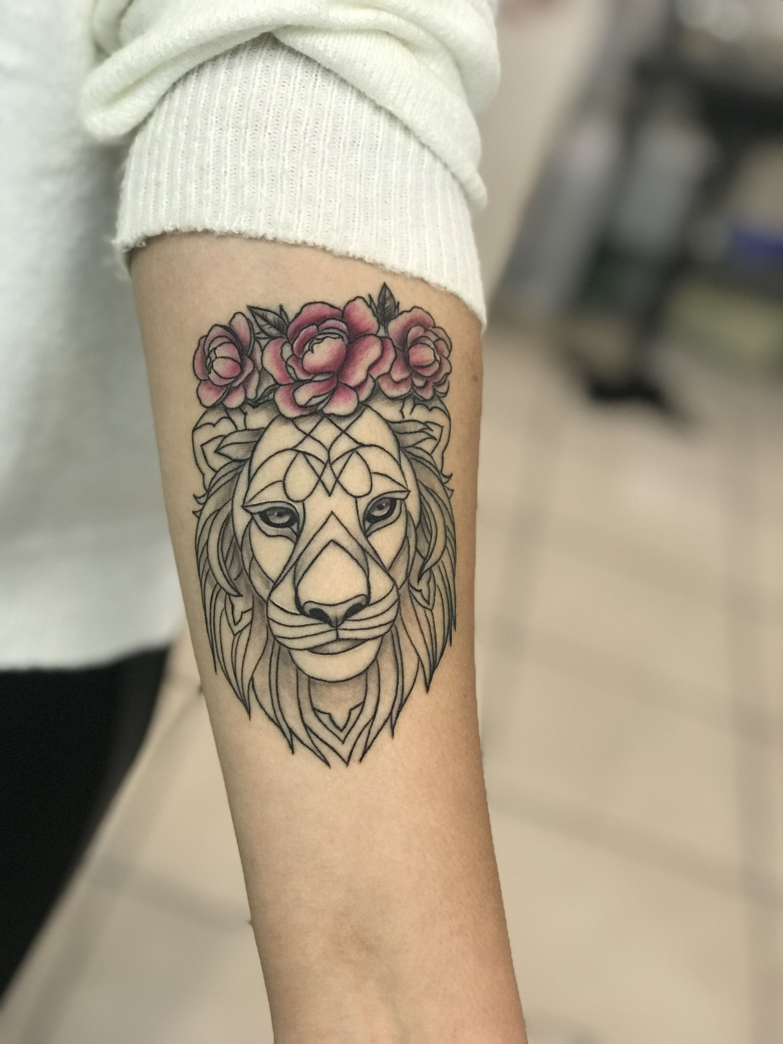 Lion Liontattoo Girls Girls Tattoo Arm Flower Flower Tattoo Minimal regarding proportions 3024 X 4032