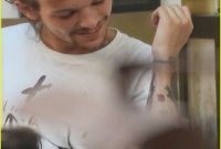 Louis Tomlinson Gets A New Cool Tattoo On His Left Arm Photo with dimensions 816 X 1222