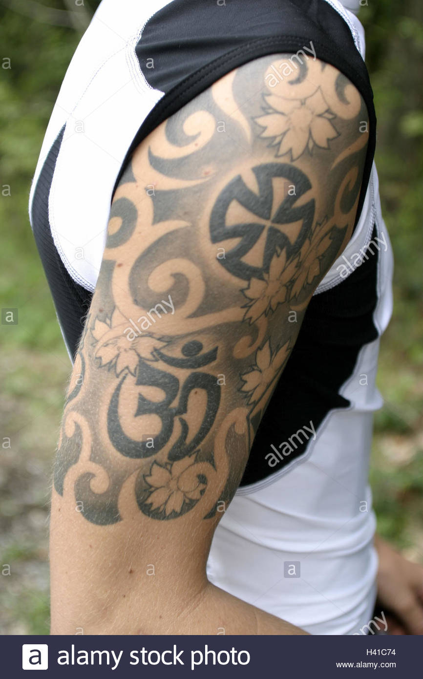 Man Cyclist Detail Upper Arm Tattoo Leisure Time Hob intended for proportions 866 X 1390
