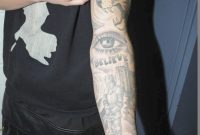 Polizeifotos Enthllen Justin Biebers Tattoos Stars inside sizing 1063 X 1600