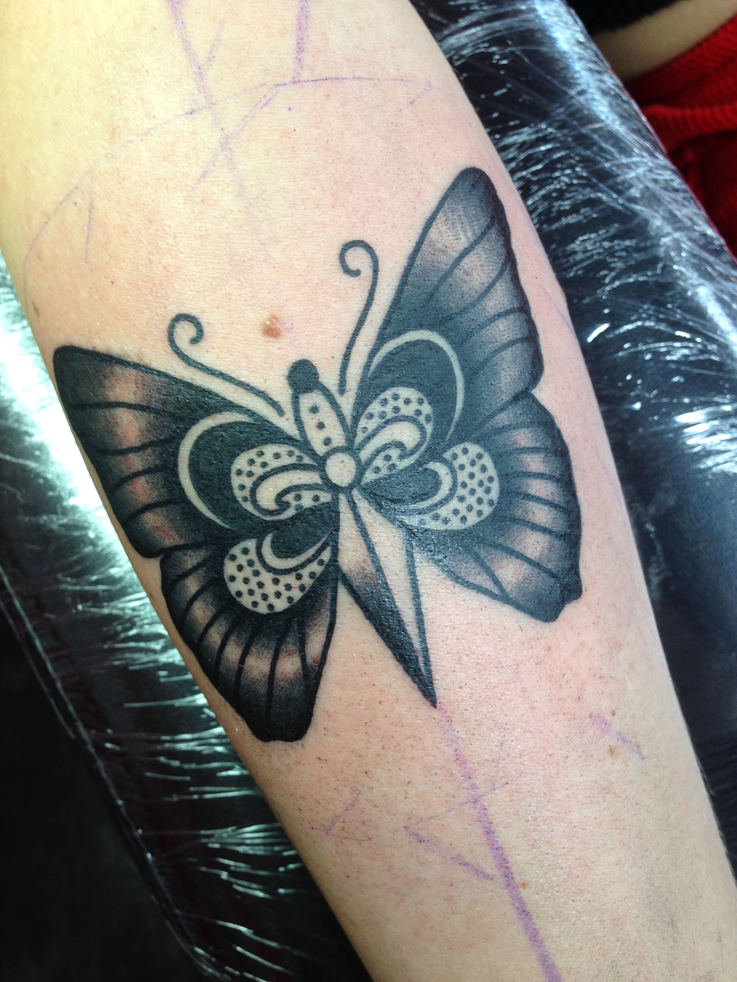 Amsterdam Tattoo Old School Butterfly Dagger Wwweetattoo intended for dimensions 2448 X 3264