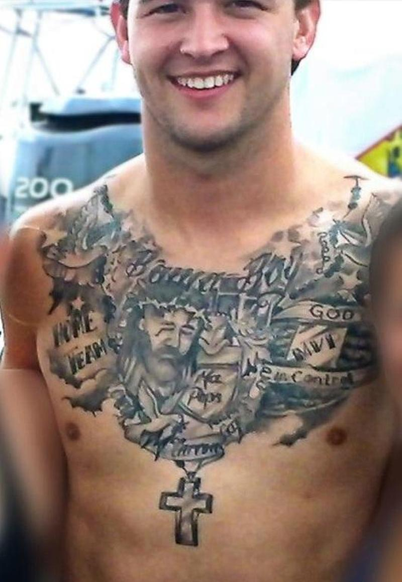 татуировки для мужчин крест на груди фото 46