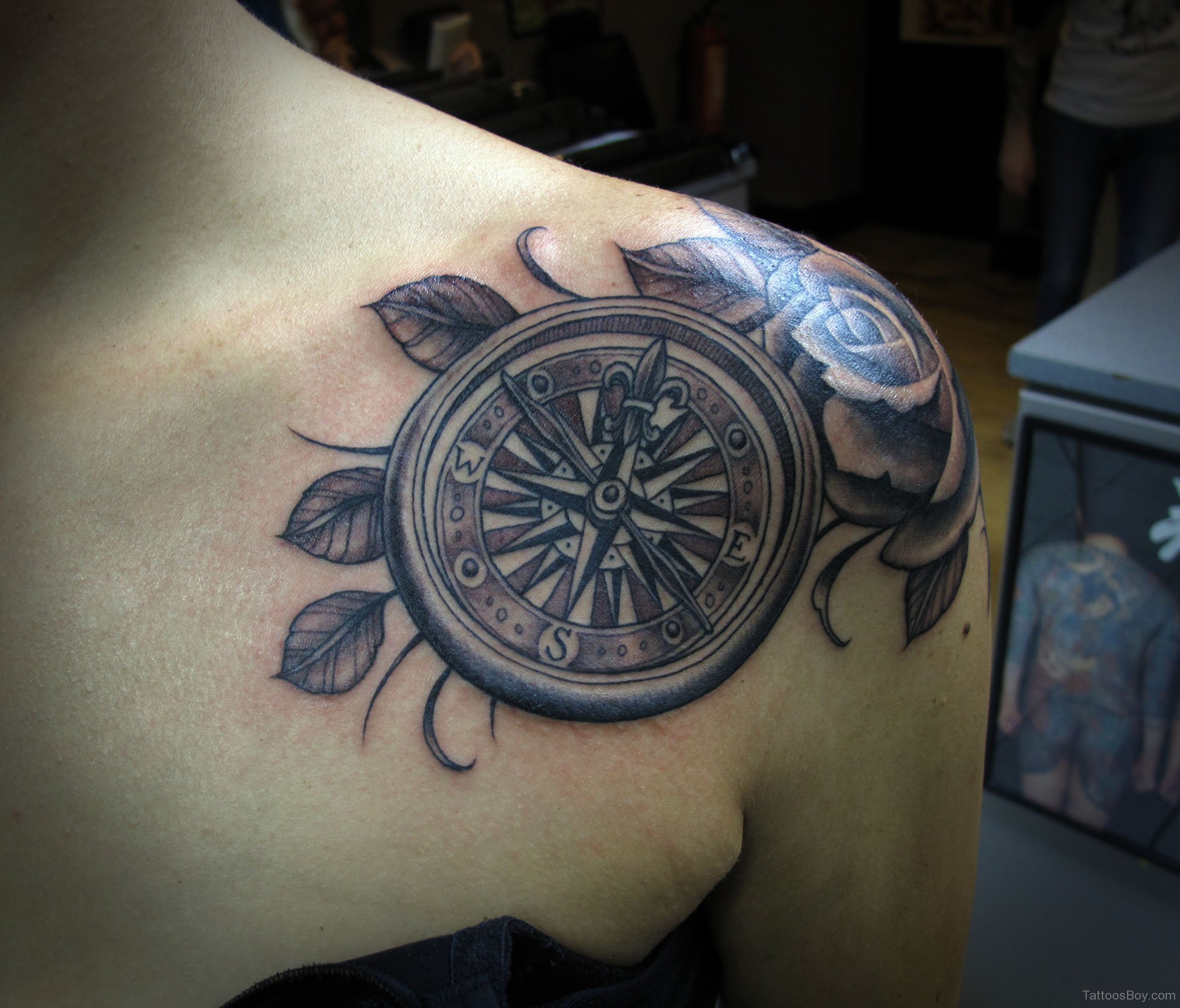 Compass And Rose Tattoo Design On Chest Tattoo Designs Tattoo with regard to proportions 1961 X 1675