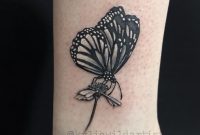 Cute Pretty Little Monarch Butterfly Sitting On Daisy Flower Ankle intended for measurements 2580 X 3240