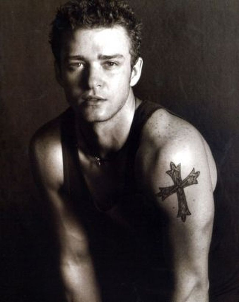 Justin Timberlake Cross Tattoo On Shoulder Tattoos Book 65000 with regard to sizing 800 X 1009