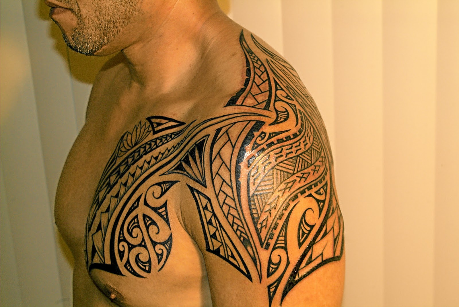 Polynesian Shoulder And Chest Tattoos Tattoo Ideas throughout measurements 1600 X 1070