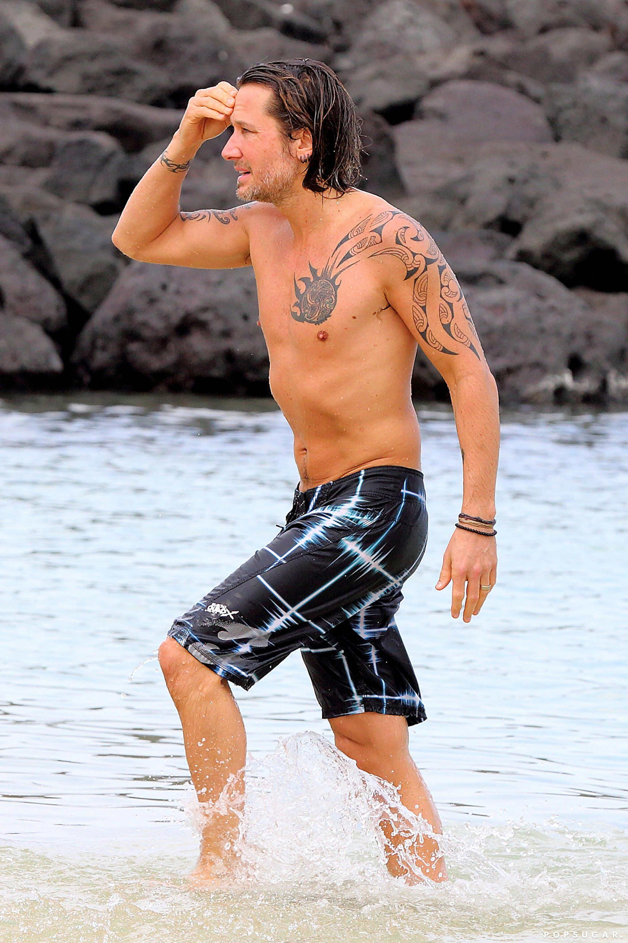 Shirtless Keith Urban Shows Off His Tattoos In Hawaii Country in size 2048 ...
